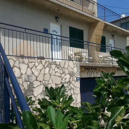Luce 2 * Marina